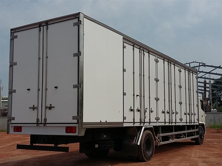 Xe tải thùng 4,5 tấn hino XZU720L-HKFRL3 4