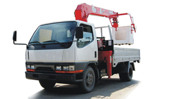 Xe nâng người làm việc trên cao