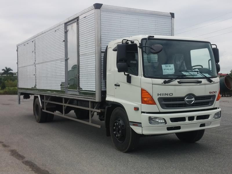 Xe tải thùng 6,4 tấn Hino