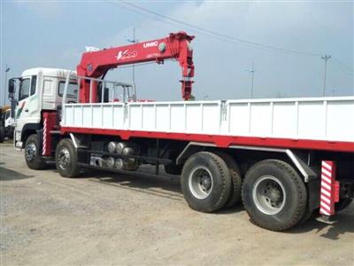 Xe Dongfeng 4 chân gắn cẩu unic 8 tấn 5 đốt