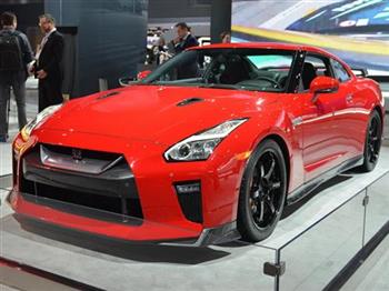 Nissan GT-R thêm bản Track Edition, giá 3 tỷ đồng