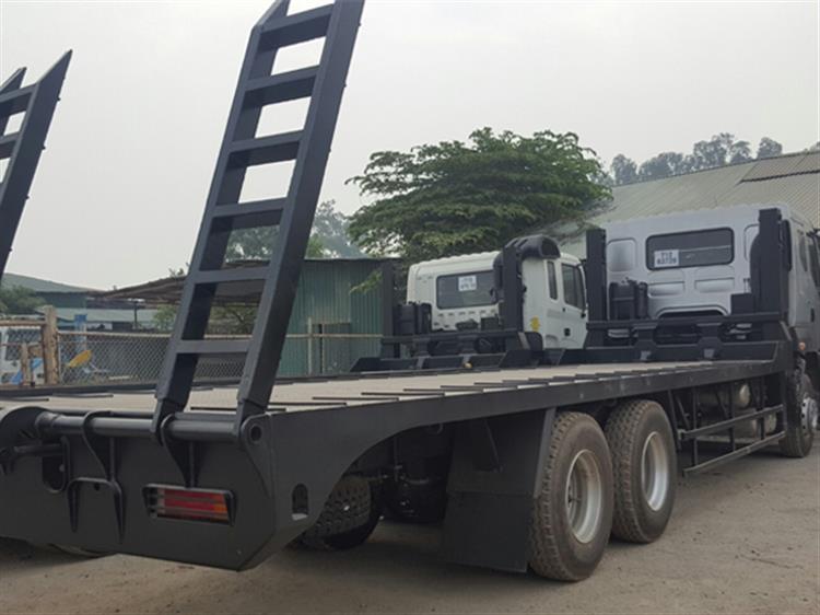 Xe chở máy chuyên dùng CHENGLONG 3 chân 3