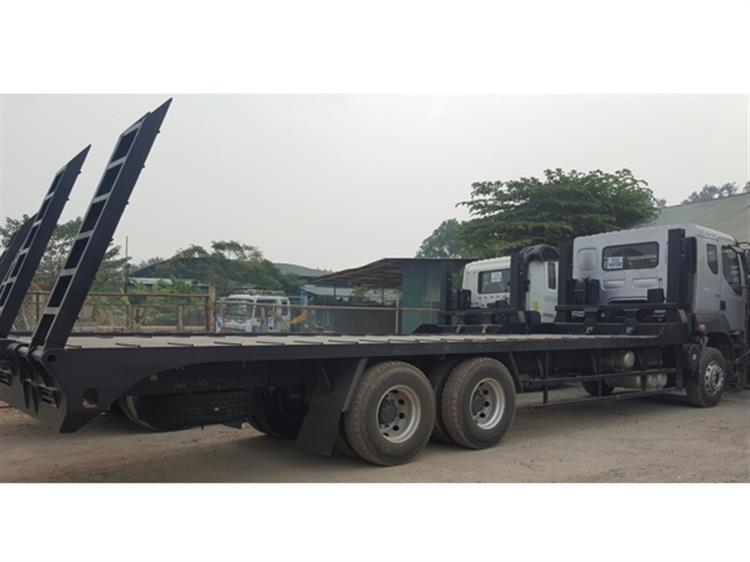 Xe chở máy chuyên dùng CHENGLONG 3 chân 2