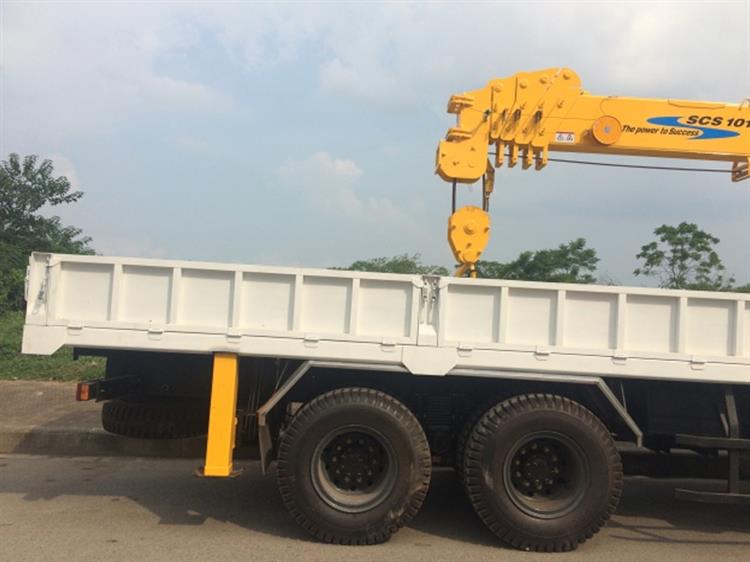 Xe tải gắn cẩu 10 tấn Soosan SCS1015 4
