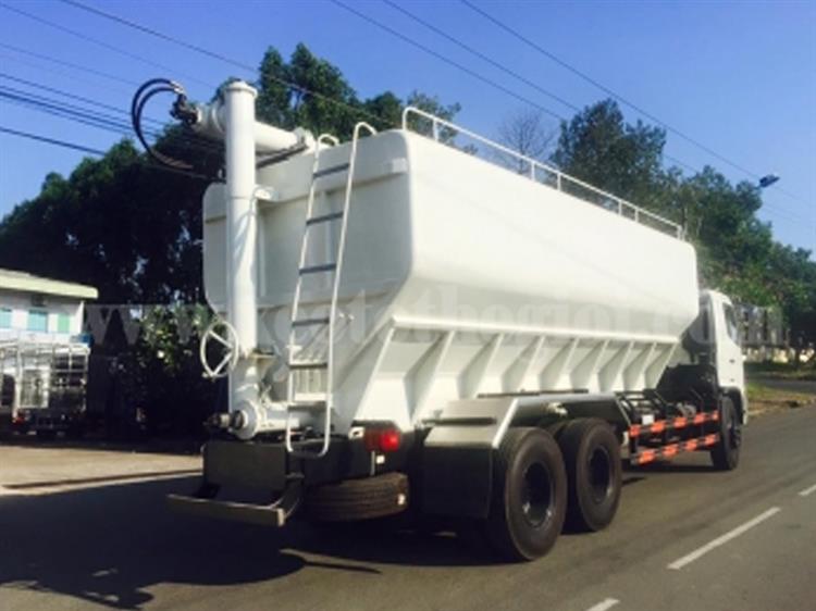 Ô tô chở cám gạo HINO FL8JTSA 24000kg thùng 29m3