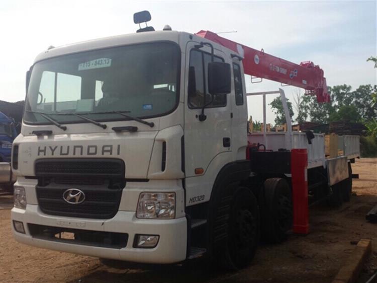 Xe cẩu HYUNDAI HD320 cẩu Atom 14 tấn 1