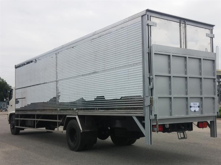 Xe tải thùng 9,4 tấn Hino  3