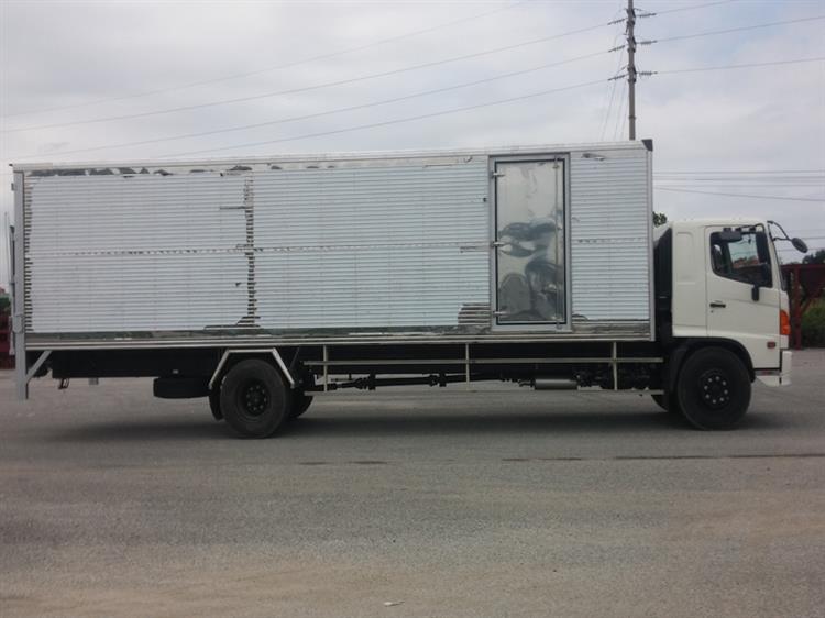 Xe tải thùng 6,4 tấn Hino 2