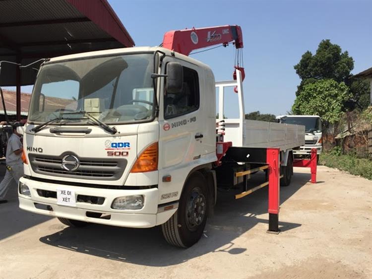 Xe tải Hino gắn cẩu Unic 3 tấn URV 344 1