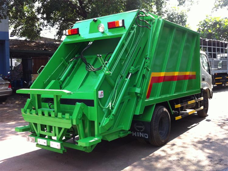 Xe ép rác Hino 6 khối thùng gân 4