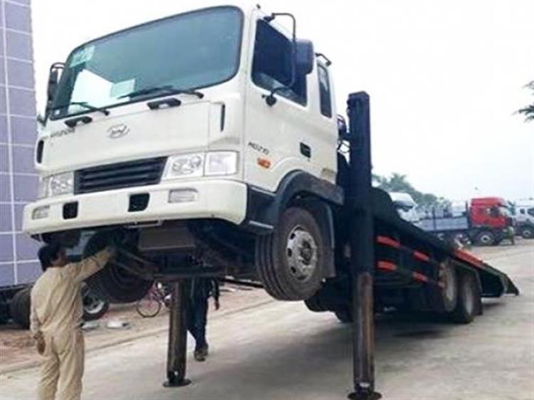 Xe chở máy chuyên dùng HYUNDAI HD210   3