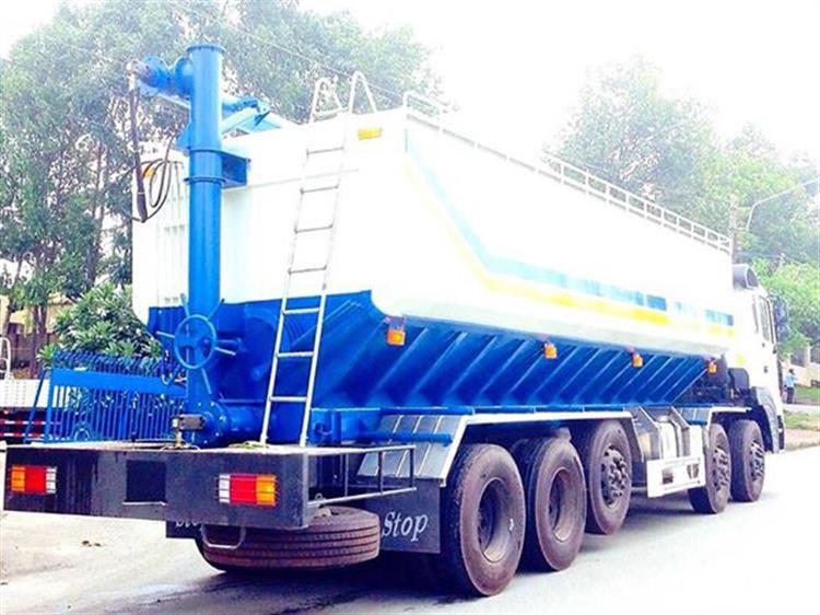 Xe chở thức ăn gia súc Hyundai HD360 3