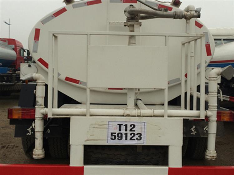 Xe phun nước rửa đường tưới cây 9m3  3