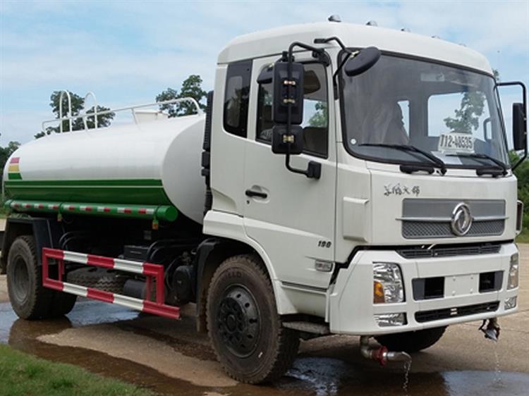 Xe phun nước rửa đường Dongfeng 9,5 khối 2