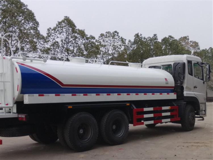 Xe téc phun nước Dongfeng 13 khối 2