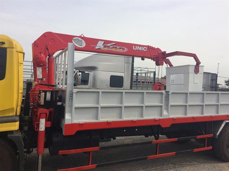 Xe nâng người kết hợp cẩu 3 tấn 1