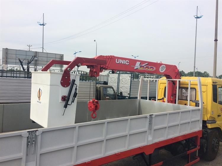 Xe nâng người kết hợp cẩu 3 tấn 2